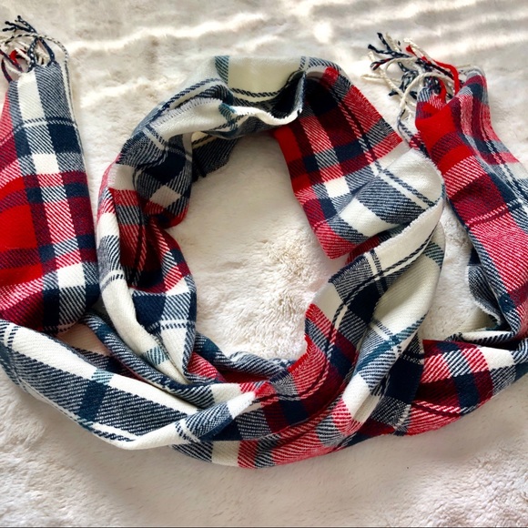 Old Navy Accessories - Old navy plaid scarf